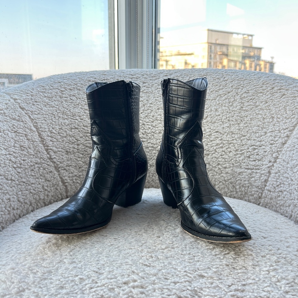 Coconuts by Matisse Black Croc-Patterned Heeled Boots